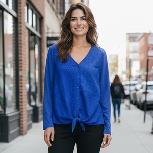 NWT Chico’s Embroidered Tie Front Blouse NWT Size 0 / S